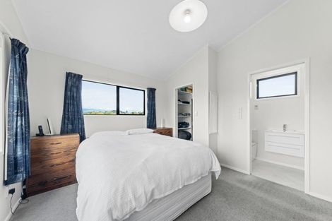 Photo of property in 17 Ballantrae Place, Highlands Park, New Plymouth, 4312