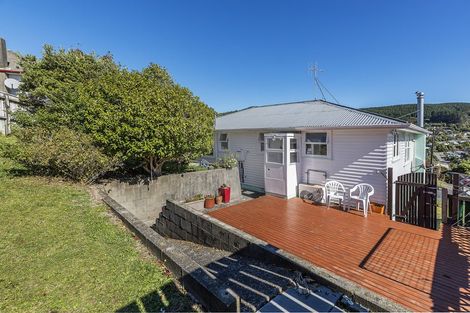Photo of property in 93 Taylor Terrace, Tawa, Wellington, 5028