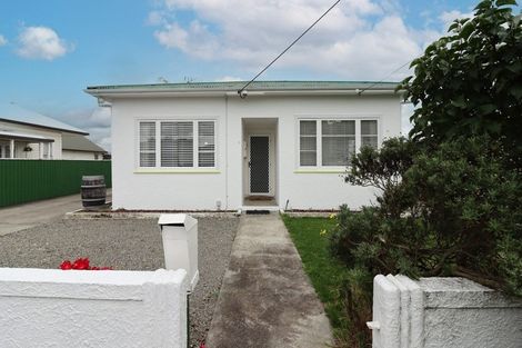Photo of property in 6 Victoria Street, Carterton, 5713