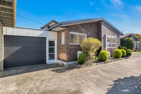 Photo of property in 2/24 Neal Avenue, Glenfield, Auckland, 0629