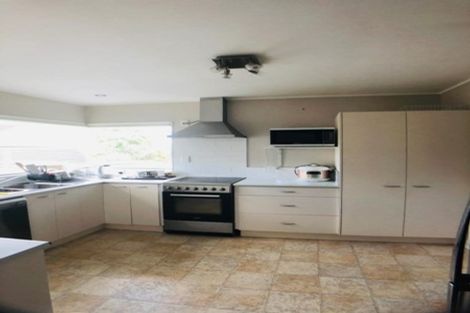 Photo of property in 301 Glengarry Road, Glen Eden, Auckland, 0602