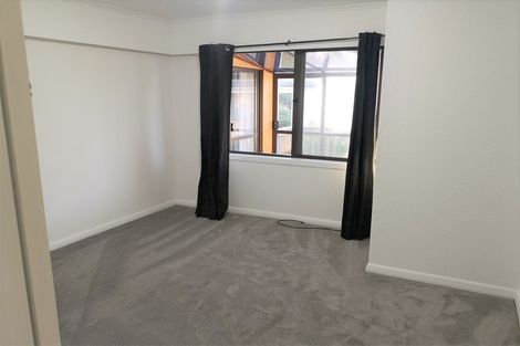 Photo of property in 4 Evans Road, Glen Eden, Auckland, 0602