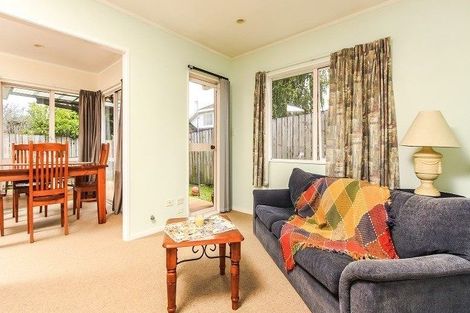 Photo of property in 2/49 Fortunes Road, Half Moon Bay, Auckland, 2012
