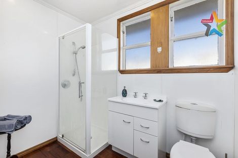 Photo of property in 5 Bird Grove, Stokes Valley, Lower Hutt, 5019