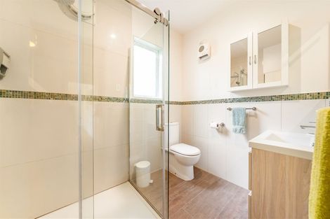 Photo of property in 52b Chatsworth Road, Silverstream, Upper Hutt, 5019