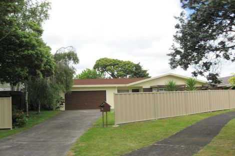 Photo of property in 4 Gulliver Place, Conifer Grove, Takanini, 2112