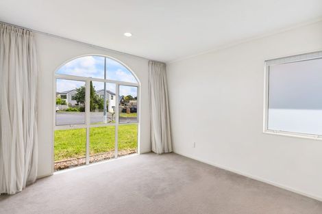 Photo of property in 1/5 Dana Place, Somerville, Auckland, 2014