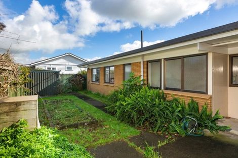 Photo of property in 1/32 Queen Street, Papakura, 2110