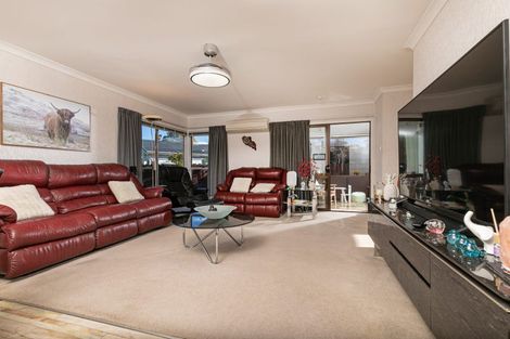 Photo of property in 56 Rosewarne Crescent, Glendene, Auckland, 0602