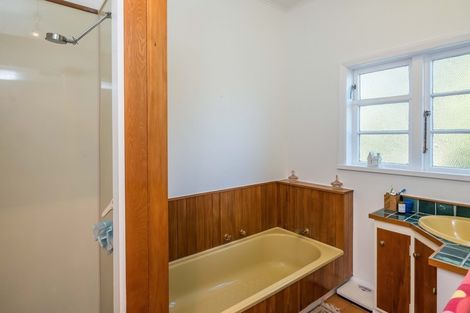 Photo of property in 6 Station Road, Khandallah, Wellington, 6035