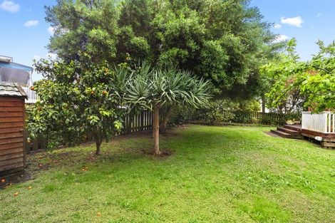 Photo of property in 4 Litchfield Place, Clarks Beach, 2122