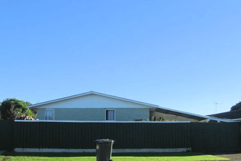 Photo of property in 27 Arawhata Road, Paraparaumu, 5032
