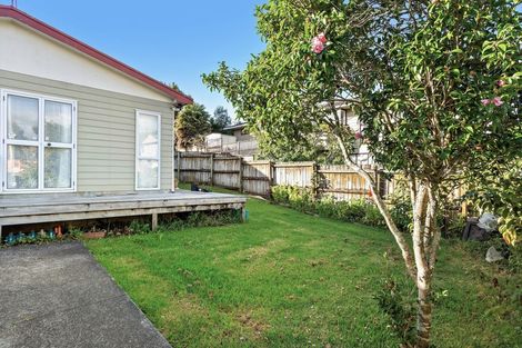 Photo of property in 1/64 Hogans Road, Glenfield, Auckland, 0629