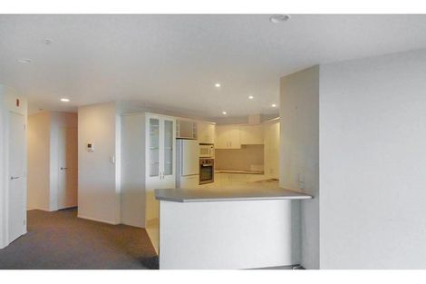 Photo of property in 175h Hurstmere Road, Takapuna, Auckland, 0622