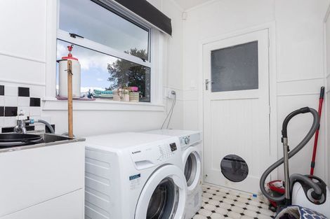 Photo of property in 35 Guy Street, Dannevirke, 4930