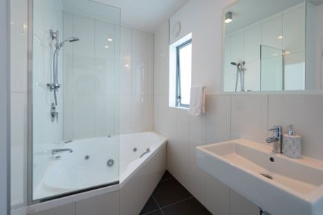 Photo of property in 7a Aranui Street, Miramar, Wellington, 6022