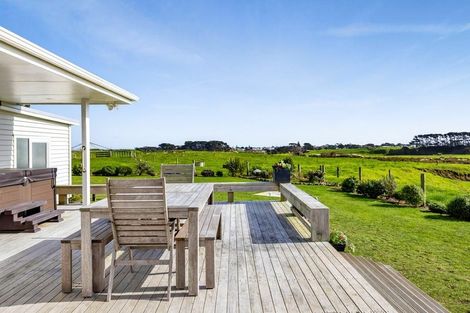 Photo of property in 3624 Eltham Road, Opunake, 4682