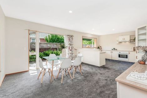 Photo of property in 2/128 Yaldhurst Road, Sockburn, Christchurch, 8042