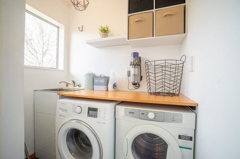 Photo of property in 10 Ashton Place, Highbury, Palmerston North, 4412