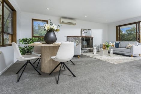 Photo of property in 58 Ravenwood Drive, Forrest Hill, Auckland, 0620