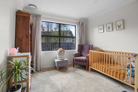 Photo of property in 16 Holloway Place, Forest Lake, Hamilton, 3200