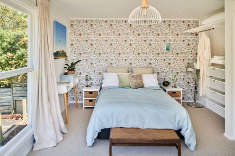 Photo of property in 53 Pukatea Street, Eastbourne, Lower Hutt, 5013