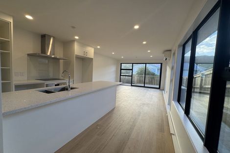 Photo of property in 35a Handyside Street, Tawa, Wellington, 5028