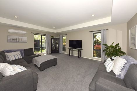 Photo of property in 37 Mcmahon Drive, Aidanfield, Christchurch, 8025