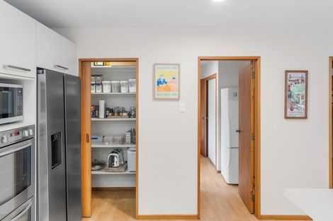 Photo of property in 16 Felstead Place, Avonhead, Christchurch, 8042