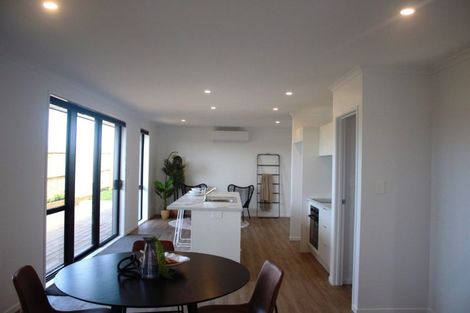 Photo of property in 15 Te Taniwha Road, One Tree Point, 0118