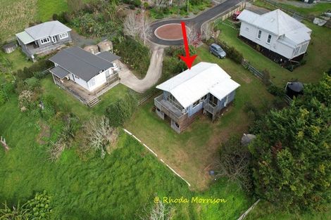 Photo of property in 8 Heaths Way, Pahi, Paparoa, 0571