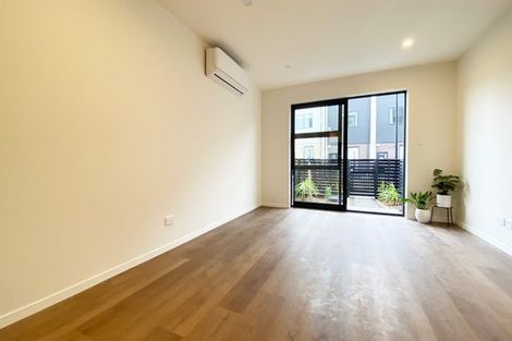 Photo of property in 3/327 Glengarry Road, Glen Eden, Auckland, 0602