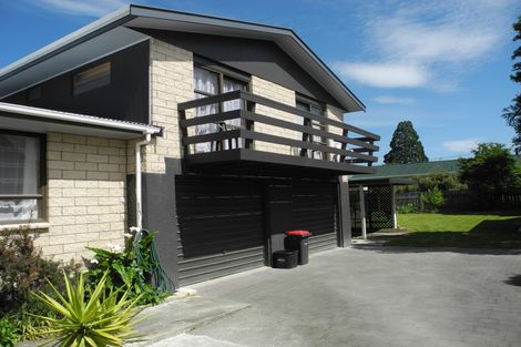 Photo of property in 12 Timaru Road, Waimate, 7924