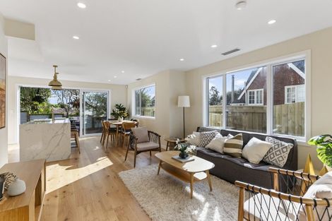 Photo of property in 1 Pinnacle Street, Seatoun, Wellington, 6022