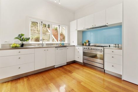 Photo of property in 41 Fairview Crescent, Kelburn, Wellington, 6012