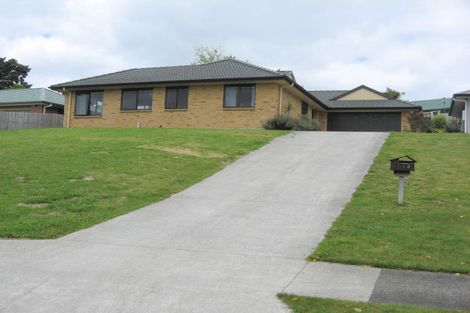 Photo of property in 13 Four Oaks Place, Pukekohe, 2120