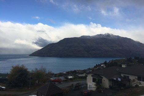 Photo of property in 52 Greenstone Place, Fernhill, Queenstown, 9300