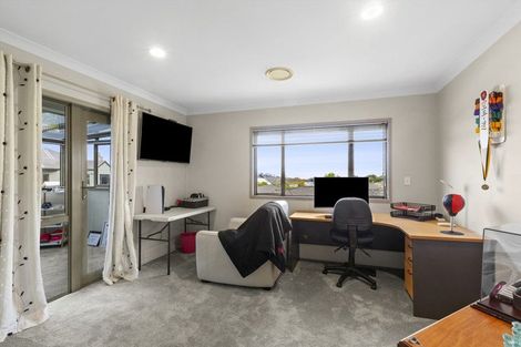 Photo of property in 176b Heta Road, Highlands Park, New Plymouth, 4312