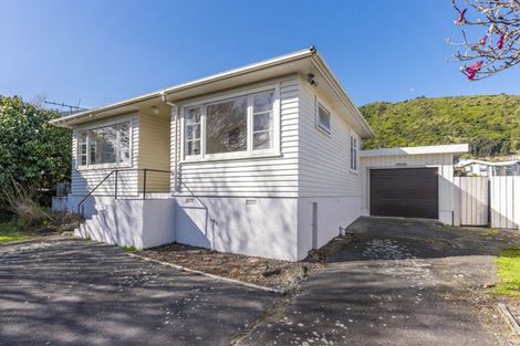 Photo of property in 11 Winara Avenue, Waikanae, 5036