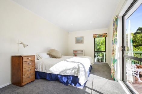 Photo of property in 40 Woodman Drive, Tawa, Wellington, 5028