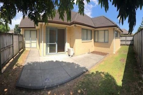 Photo of property in 2 Brosna Place, East Tamaki, Auckland, 2016