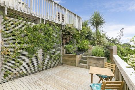 Photo of property in 16 View Road, Titahi Bay, Porirua, 5022