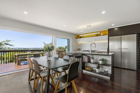 Photo of property in 61 Carlisle Road, Torbay, Auckland, 0630