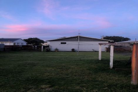 Photo of property in 28 Titoki Street, Castlecliff, Whanganui, 4501