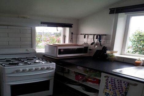 Photo of property in 66 Kelburn Parade, Kelburn, Wellington, 6012