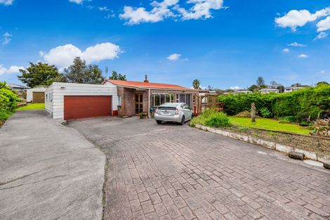 Photo of property in 10 Albertson Place, Manurewa, Auckland, 2102