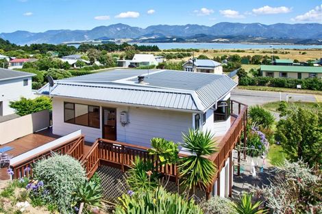 Photo of property in 98 Lake Ferry Road, Lake Ferry, Featherston, 5772