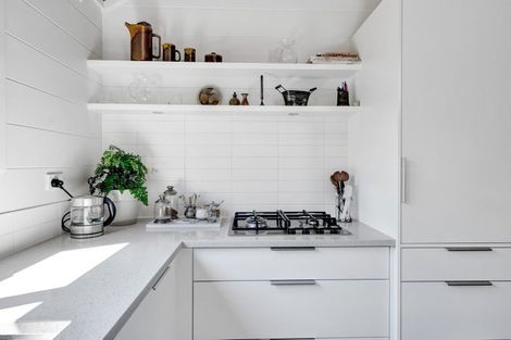 Photo of property in 301 Mangorei Road, Merrilands, New Plymouth, 4312