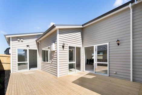 Photo of property in 17 Uatoto Road, Clarks Beach, 2122