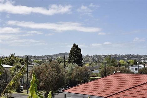 Photo of property in 2/10 Rewa Street, New Lynn, Auckland, 0600